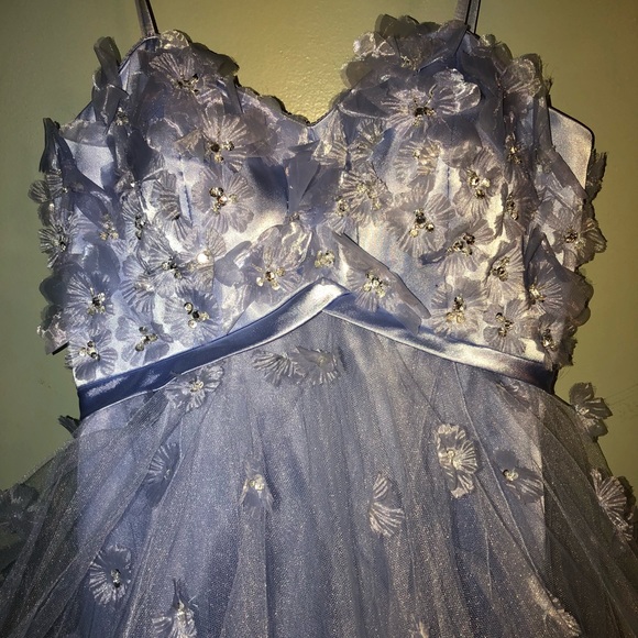 Strapless short prom dress w flower appliqués - Picture 2 of 6